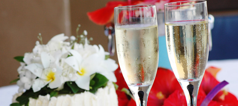 A wonderfully different way to get married is to come to the Cook Islands and be married in paradise.